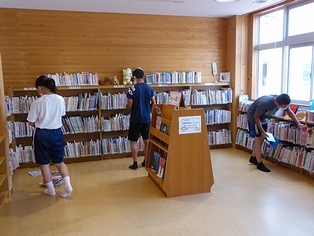 図書館ボランティア2.jpg
