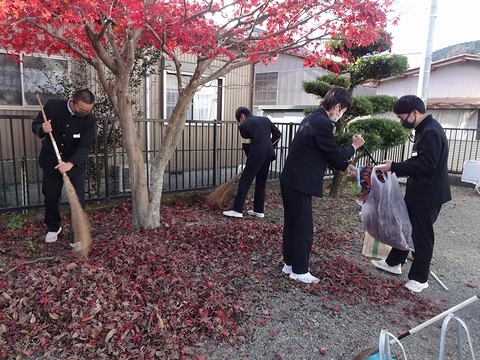 落ち葉隊1.jpg